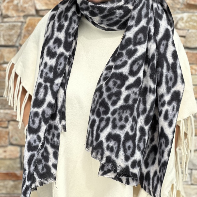 Grande étole/écharpe Kookai Imprimé Léopard - Polaire Polyester - 195x182 Cm - Neuf Sans étiquette